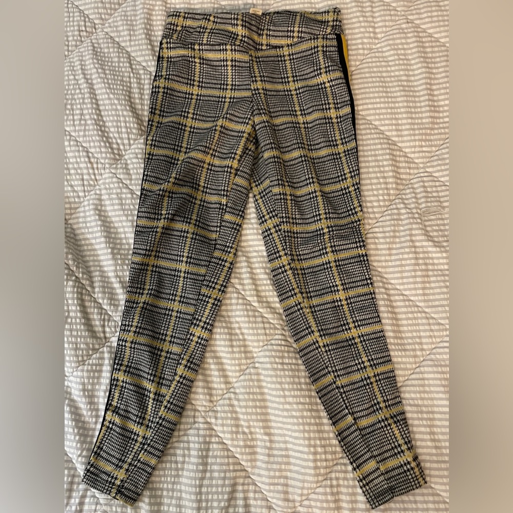 Ultra Flirt size S pattern leggings.